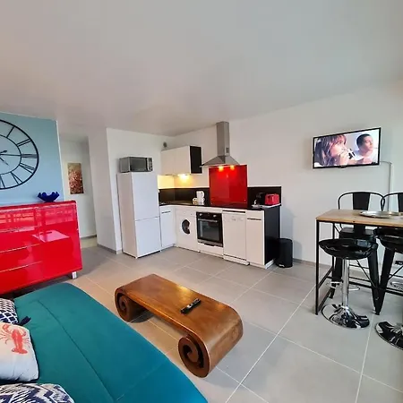 Apartment Magnifique Appart. 3*** Face Mer, Parking , Wi-fi Canet-en-Roussillon